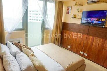 Studio Condo Unit   The Residences @ Commonwealth Qc