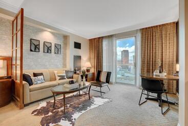 Studio Suite 25th Flr Mgm Signature  Balcony Strip View