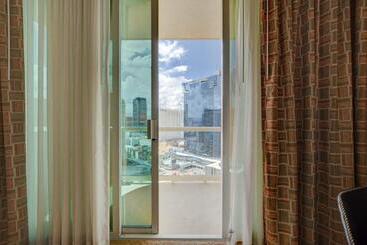 Studio Suite 25th Flr Mgm Signature  Balcony Strip View