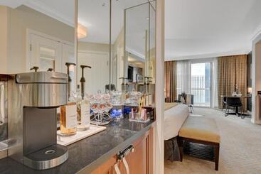Studio Suite 25th Flr Mgm Signature  Balcony Strip View