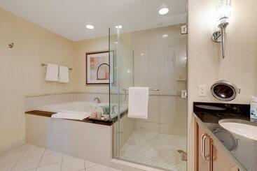 Studio Suite 25th Flr Mgm Signature  Balcony Strip View
