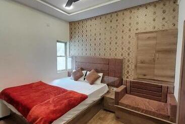 U2 Hotel Wizard Palace