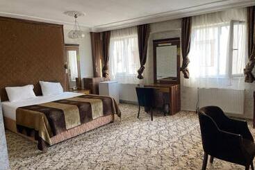 Yeni Van Otel