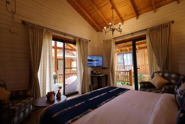 Aaristo Beach Resort And Spa