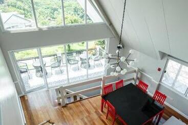 ベッドアンドブレックファースト Jacobs Hill Tagaytay