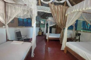 تختخواب و صبحانه Piscine Bimoko