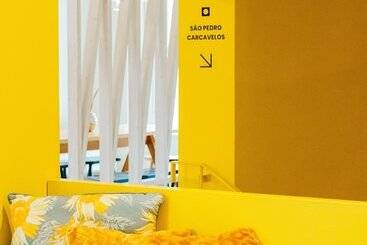 هاستل Surf & Sea Suites