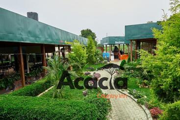 هتل Acacia Country Inn