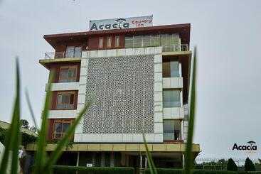 هتل Acacia Country Inn