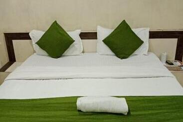 هتل Cozy Residency