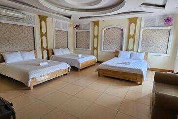 هتل Khách Sạn Lake Side Palace   Bờ Hồ