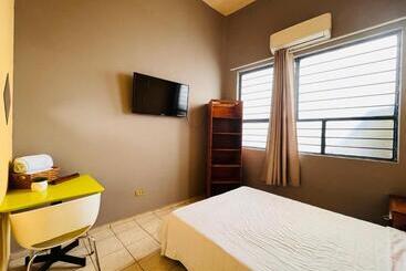 호텔 Krishna Guest House