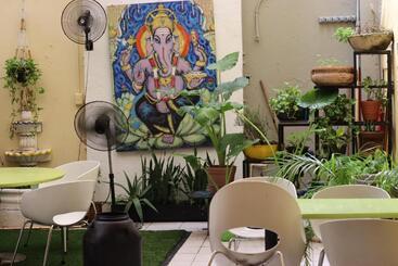 호텔 Krishna Guest House