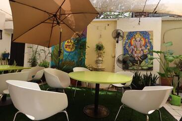 호텔 Krishna Guest House