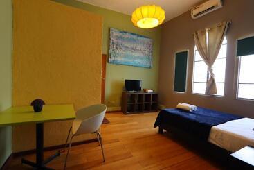 호텔 Krishna Guest House