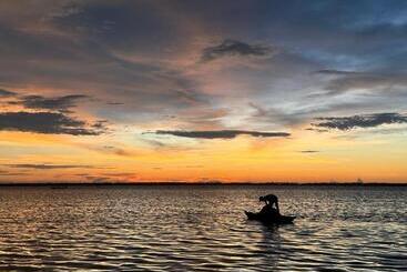 هتل Lagoon Step Airport Transit