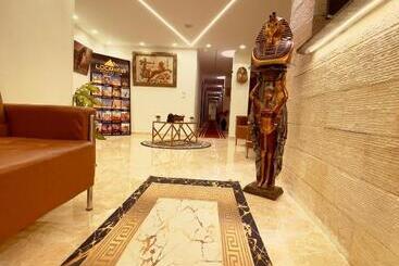 هتل Locanda Pyramids View