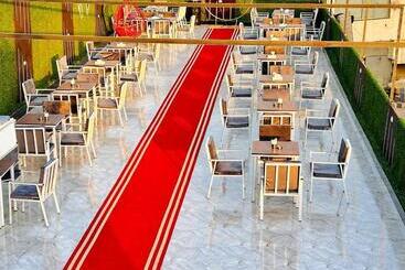 هتل Locanda Pyramids View
