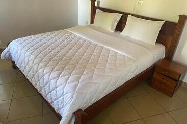 هتل Ruhondo Beach Resort