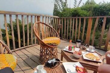 هتل Ruhondo Beach Resort