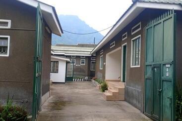 هتل Rwenzori Base Camp Tour Holiday Inn