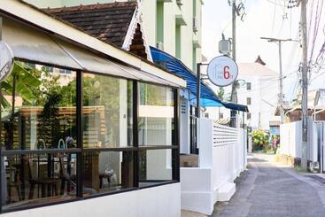酒店 Thapae60 Mini