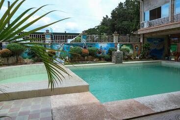 هتل Villa Elsie Resort And