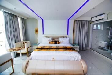 هتل White Deck Beach Resort