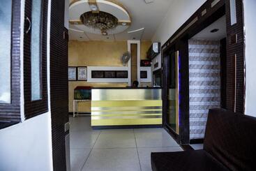 Oyo Flagship Hotel Alpine Inn