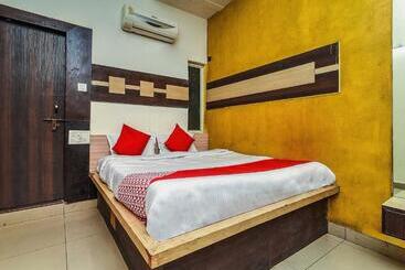 Oyo Flagship Hotel Alpine Inn