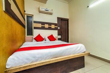 Oyo Flagship Hotel Alpine Inn