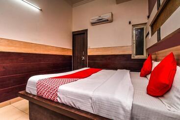 Oyo Flagship Hotel Alpine Inn
