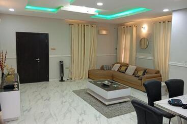 پانسیون Frontline Homes & Suites 3bedroom Apartment