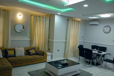 پانسیون Frontline Homes & Suites 3bedroom Apartment