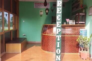 پانسیون Nikunj Safari Guest House Sauraha  A Place Where You Can Book Jungle Wildlife Safari