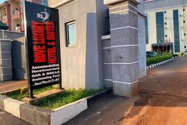 Rove Luxury Hotel And Suites