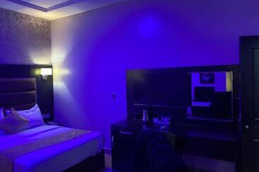 Rove Luxury Hotel And Suites