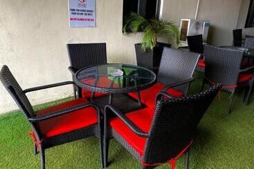 Rove Luxury Hotel And Suites