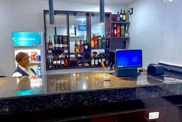 Rove Luxury Hotel And Suites