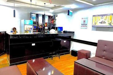 Rove Luxury Hotel And Suites