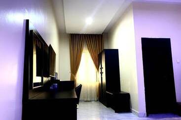 Rove Luxury Hotel And Suites