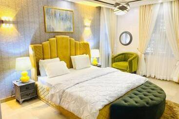 Rove Luxury Hotel And Suites