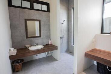 Szálloda ศรีเวียงโฮเทลรีสอร์ท