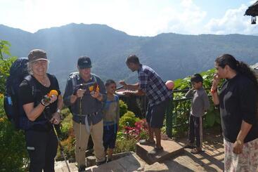 هتل Astam Farm House Homestay