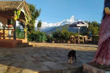 هتل Astam Farm House Homestay