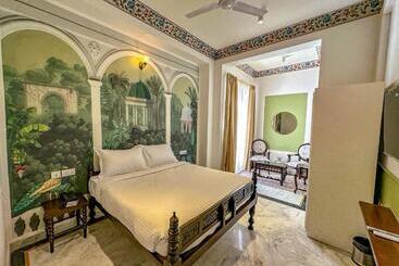 هتل Dyore House By Bharat Mahal Palace