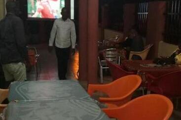 ホテル Pensão Ideal