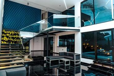 هتل Suites Lounge Cañasgordas