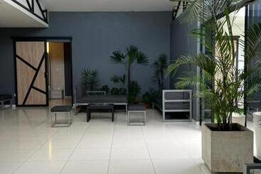 هتل Suites Lounge La Viga