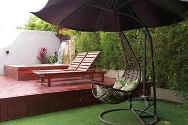 هتل Suites Lounge La Viga